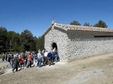 Los vecinos de Alcalá de la Selva visitaron las ermitas. En la foto, la de San Miguel