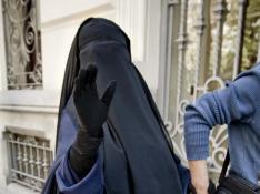 Interior sugiere regular el uso del burka en la ley de seguridad ciudadana