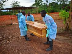 Cruz Roja denuncia continuos ataques contra quienes luchan contra el ébola