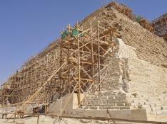 Polémica sobre el delicado estado de la pirámide de Saqara