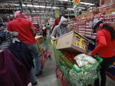 Estudiantes mexicanos saquean supermercados en Guerrero