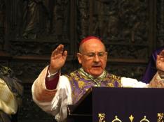 ?Un Pilar abarrotado da la bienvenida a su nuevo arzobispo, Vicente Jiménez