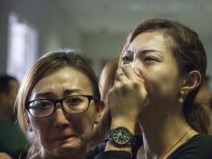 Indonesia suspende la búsqueda del avión hasta el lunes