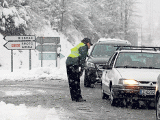 Las fuertes nevadas dejan un desaparecido y dos heridos por aludes en el Pirineo
