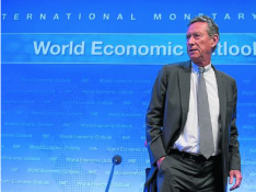 El economista jefe del FMI, Olivier Blanchard, ayer en la presentación de los informes por países.