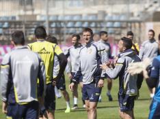 Los jugadores del Real Zaragoza, durante el entrenamiento de este miécoles