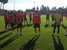 Los jugadores del Real Zaragoza, en el entrenamiento de este martes