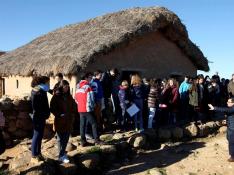 Escolares de Tavira (Portugal), Chefchaouen (Marruecos), Koroni (Grecia) y Soria, en la imagen, en un momento del recorrido por el Yacimiento de Numancia.