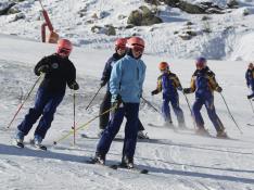 Esquiadores en la zona de Anayet de la estación de Formigal-Panticosa ayer por la mañana.