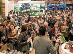 Cata multitudinaria de vinos de Somontano en la presentación de la campaña en Fitur.