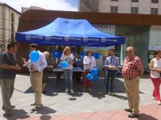 Los candidatos populares atendieron a los votantes en la mesa de Mariano Granados.