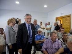 El consejero de Desarrollo Rural, Joaquín Olona, se reunió ayer con los afectados de Paracuellos.