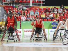 La selección española de baloncesto en silla de ruedas ganó a Holanda (48-66).