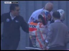 Dani Pedrosa sufre una caída en el Gran Premio de Japón de MotoGP.