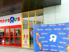 La tienda de Toys 'R' Us en el centro comercial Puerto Venecia de Zaragoza.