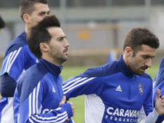 Lanzarote y Cani, juntos durante el entrenamiento del Real Zaragoza en la Ciudad Deportiva.