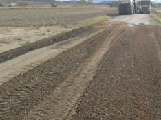 Las obras afectan a medio kilómetro de la carretera de acceso a Cubel. Comarca Campo de Daroca.
