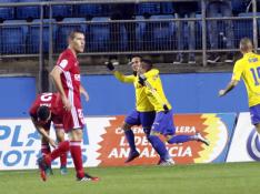 Salvi celebra el primer gol del Cádiz frente al Real Zaragoza.