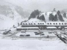 La nieve obliga al uso de cadenas en siete tramos de carreteras de Huesca