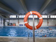 Bomberos busca una salida al uso deportivo de su piscina
