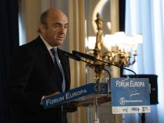 El ministro de Economía, Luis de Guindos, en una conferencia organizada por Nueva Economía Forum este jueves.