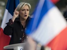 Le Pen: "Si gana Macron, desaparecerá la Francia que conocemos"