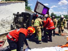 Herido al chocar su furgoneta contra un poste en la carretera de Villamayor