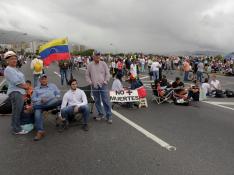 Piquetes y 'plantones' contra Maduro en toda Venezuela.