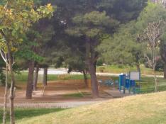 Estación de gimnasia para mayores en el parque Bruil