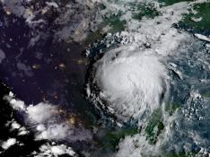 El huracán Harvey sube a categoría 2 mientras se acerca a costa de Texas