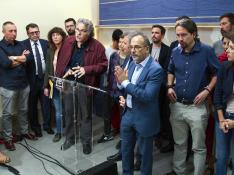 Pablo Iglesias, junto a otros diputados de Podemos, IU, ERC, PNV, PdCat y Bildu, en el Congreso.