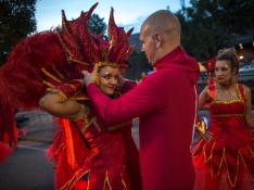 Homenaje al arte abre última noche de desfiles en el Sambódromo de Río