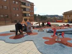 Alcañiz renueva tres zonas de juegos infantiles por valor de 11.600 euros