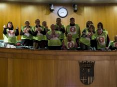 Miembros de Aragón Stop Sucesiones y Plusvalías, en el pleno de las Cortes