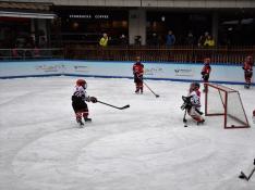 Más de un centenar de jugadores sub 10 y sub 12 de hockey hielo se citan en Jaca.