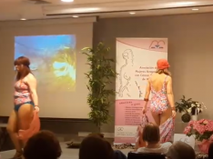 La Casa de la Mujer acoge un desfile de lencería y bañadores para 'mujeres guerreras'