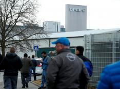 PSA pacta con los sindicatos la salida de 3.700 trabajadores de Opel en Alemania
