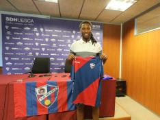 Presentación del jugador de la SD Huesca Rubén Semedo