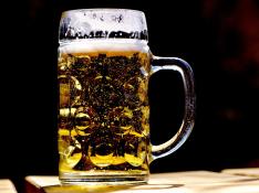 La cerveza ayuda a tu corazón, es un potente diurético y fortalece tus huesos.