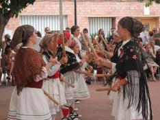 Debutantes y nuevos ritmos en el dance de Bujaraloz