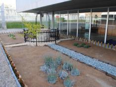 Uno de los espacios de los jardines de acceso al recinto ferial de Calatayud.