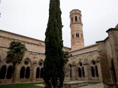 Claustro y torre mudéjar del monasterio de Rueda.