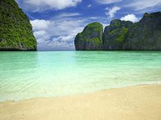 Tailandia cierra indefinidamente la famosa playa de la película de Di Caprio