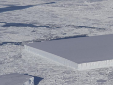 La Nasa descubre un espectacular iceberg rectangular en la Antártida