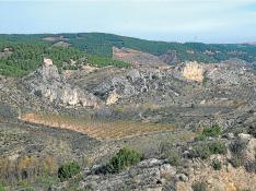 Valle del Huerva y castillo de la Casaza en el camino al embalse de las Torcas.