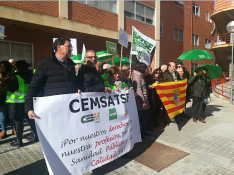 concentración a las puertas del hospital Obispo Polanco de Teruel