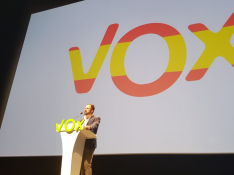 VOX llama a fortalecer las fronteras, cerrar las "mezquitas fundamentalistas" y proteger la Semana Santa y la tauromaquia