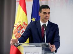 Sánchez pide a Aznar sentido de Estado y no actuar como líder de la oposición