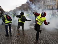 Los 'chalecos amarillos' impiden el paso de camiones a Francia