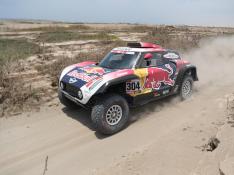 Peterhansel gana la tercera etapa del Dakar y Al-Attiyah vuelve a ser el líder en coches